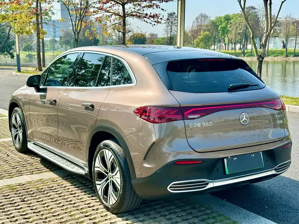 Mercedes-Benz EQE SUV — фото 6