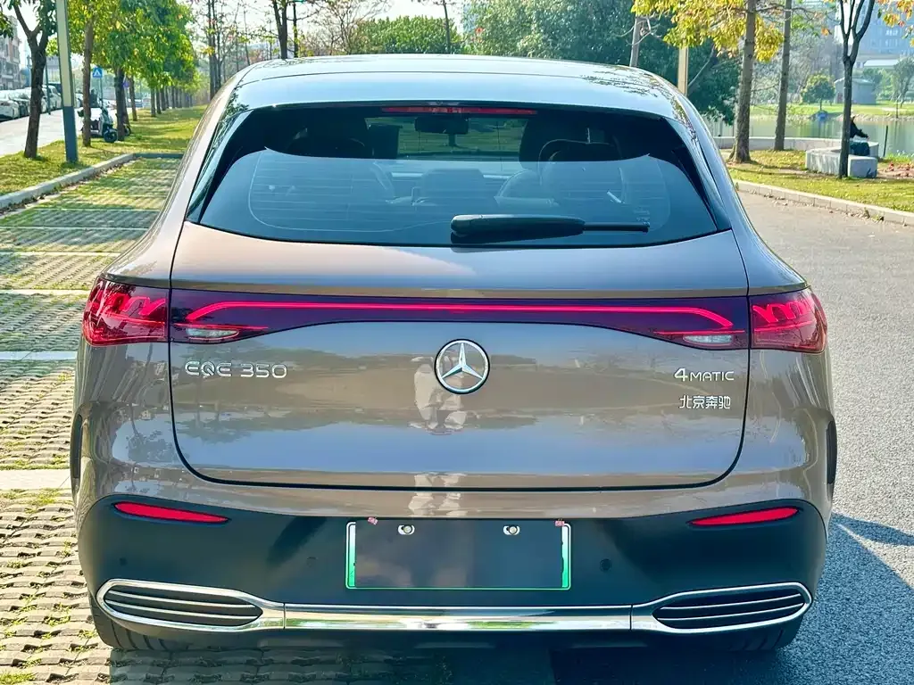 Mercedes-Benz EQE SUV — фото 5
