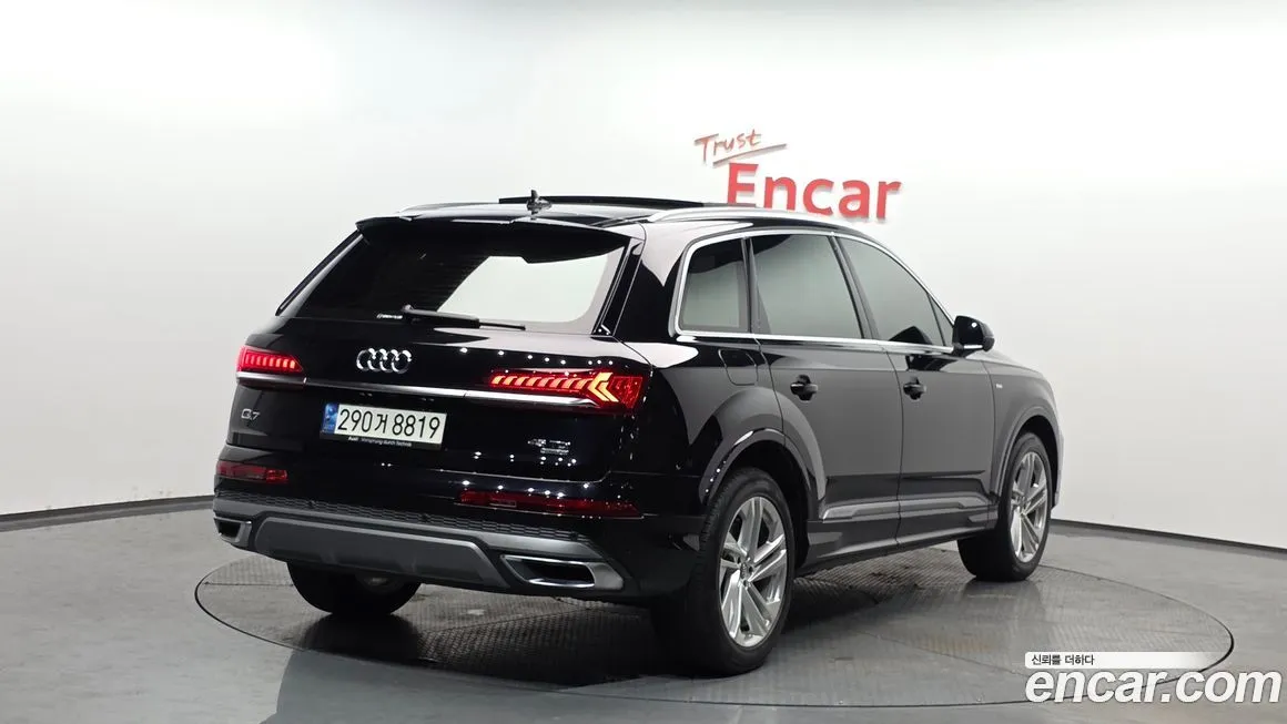 Audi Q7 — фото 5