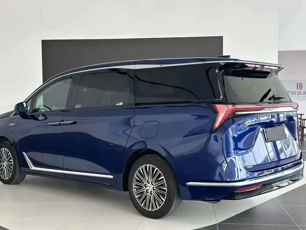 Buick GL8 Hybrid — фото 3
