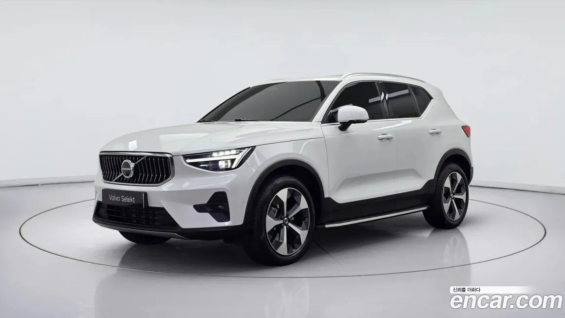Volvo XC40 — фото 3