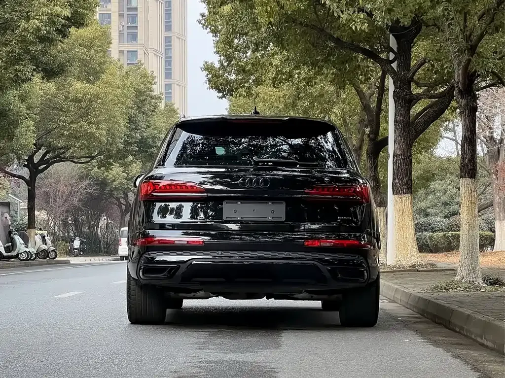 Audi Q7 — фото 5