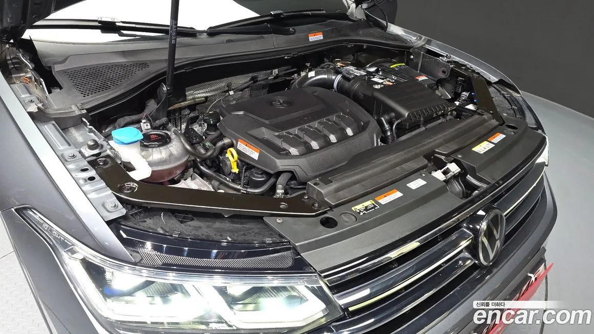 Volkswagen Tiguan — фото 8