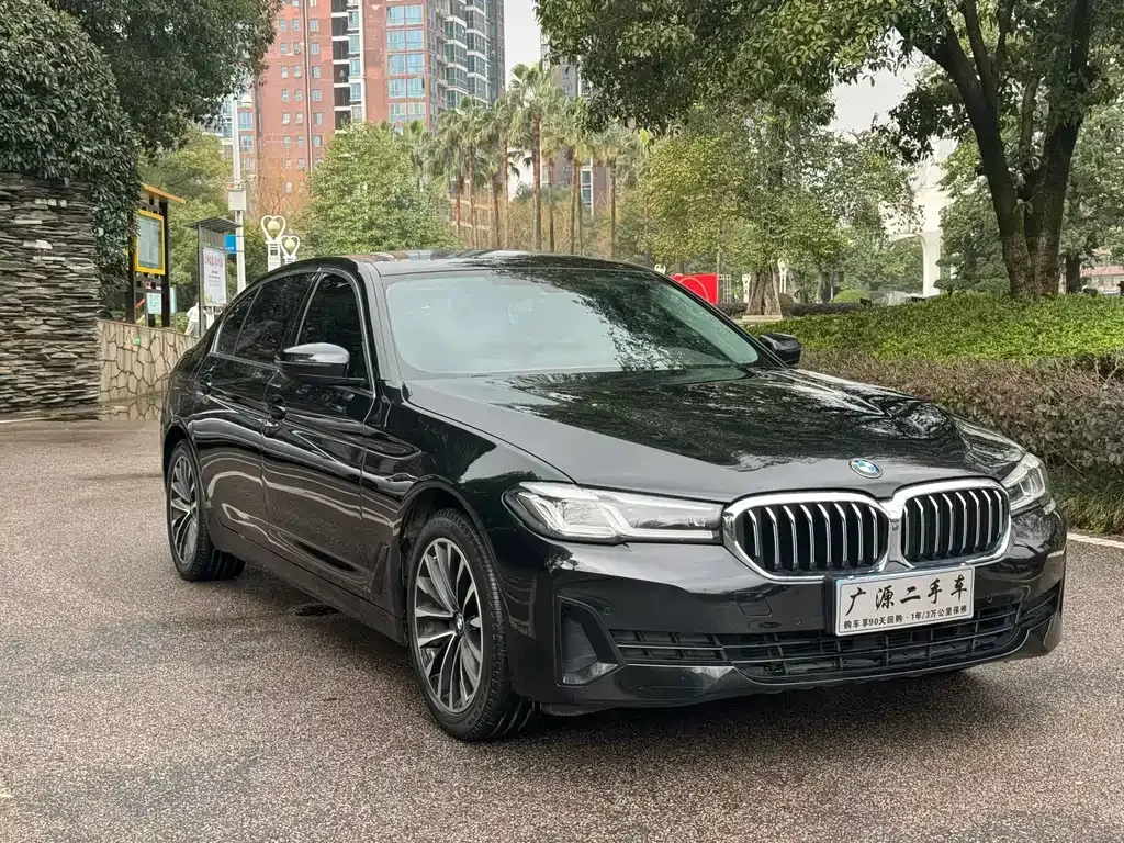BMW 5 Series — фото 1