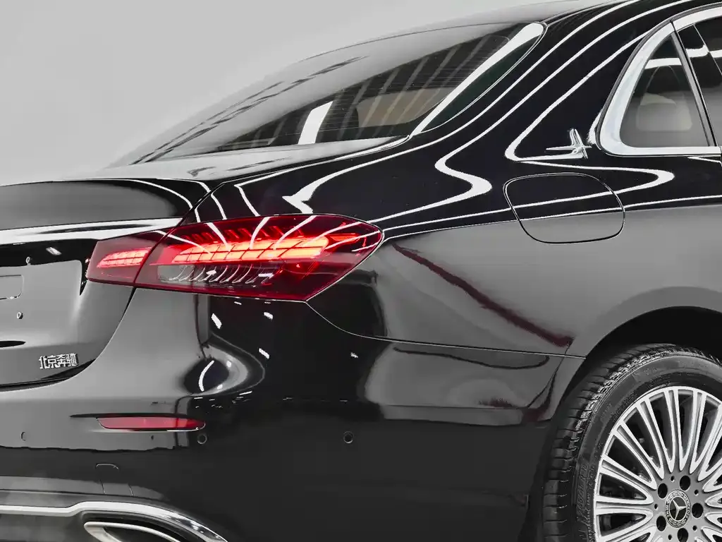 Mercedes-Benz E-Class — фото 10