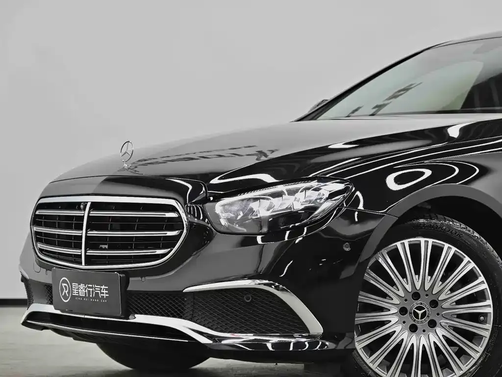 Mercedes-Benz E-Class — фото 4