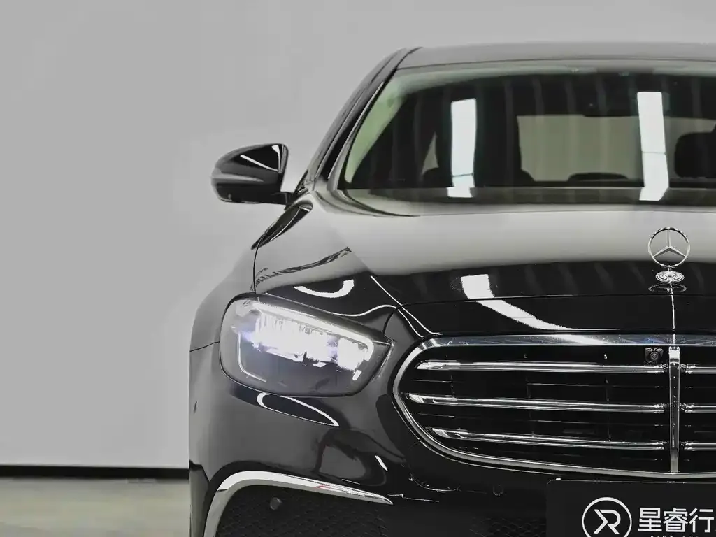 Mercedes-Benz E-Class — фото 3