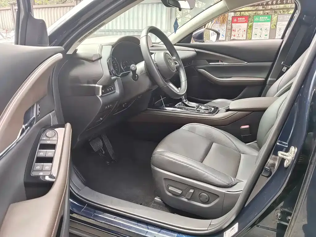 Mazda CX-30 — фото 4