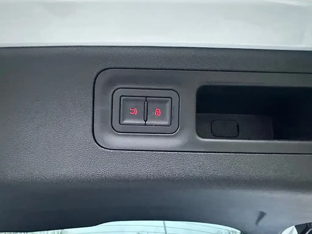 BYD L DM-i 2025 из CN, фото 10