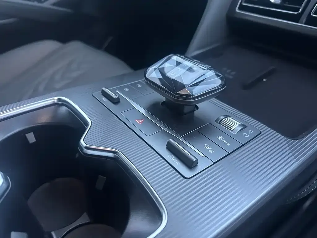 BYD L DM-i 2025 из CN, фото 4