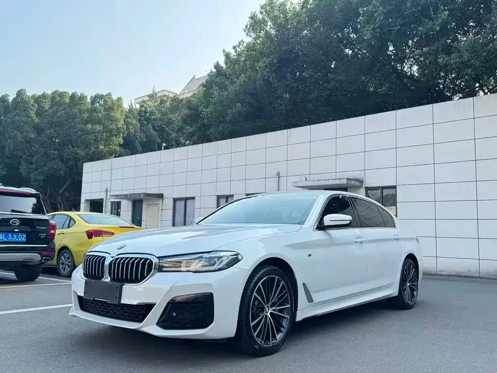 BMW 5 Series — фото 2