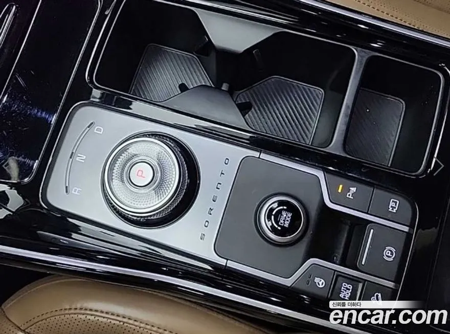 Kia Sorento — фото 8