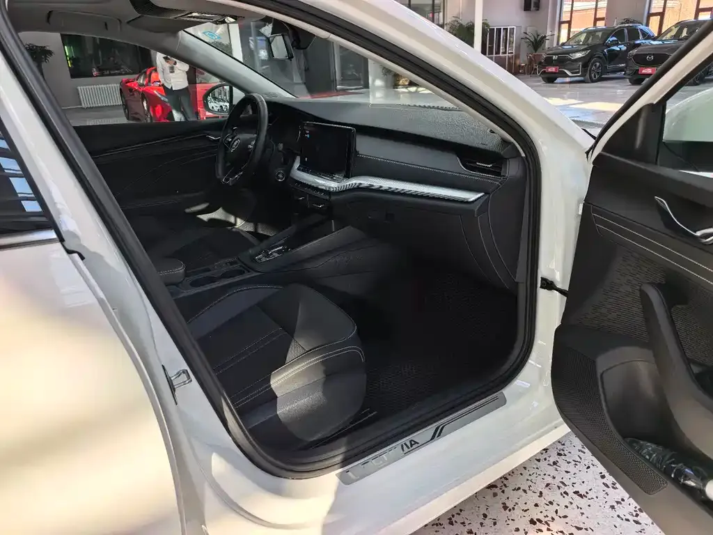 Skoda Octavia 2022 из CN, фото 5