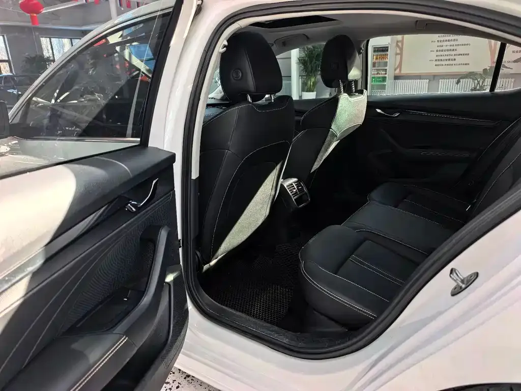 Skoda Octavia 2022 из CN, фото 3