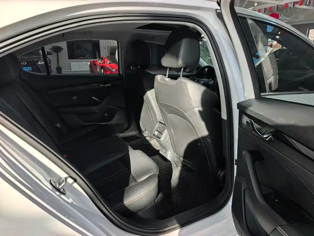 Skoda Octavia 2022 из CN, фото 4
