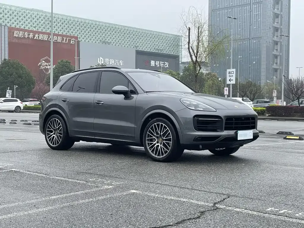 Porsche Cayenne — фото 6