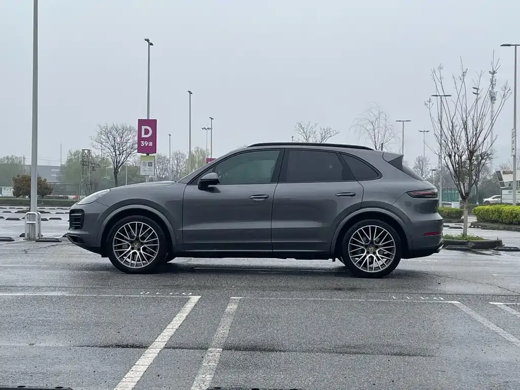 Porsche Cayenne — фото 9