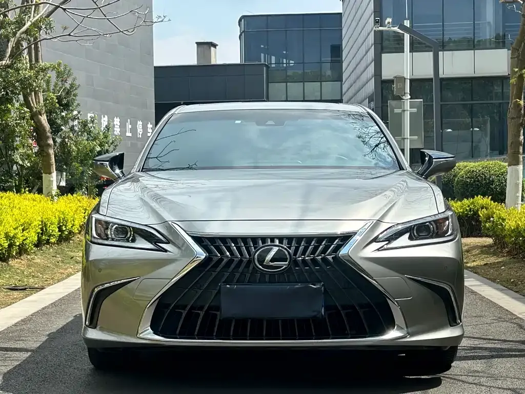 Lexus ES — фото 9