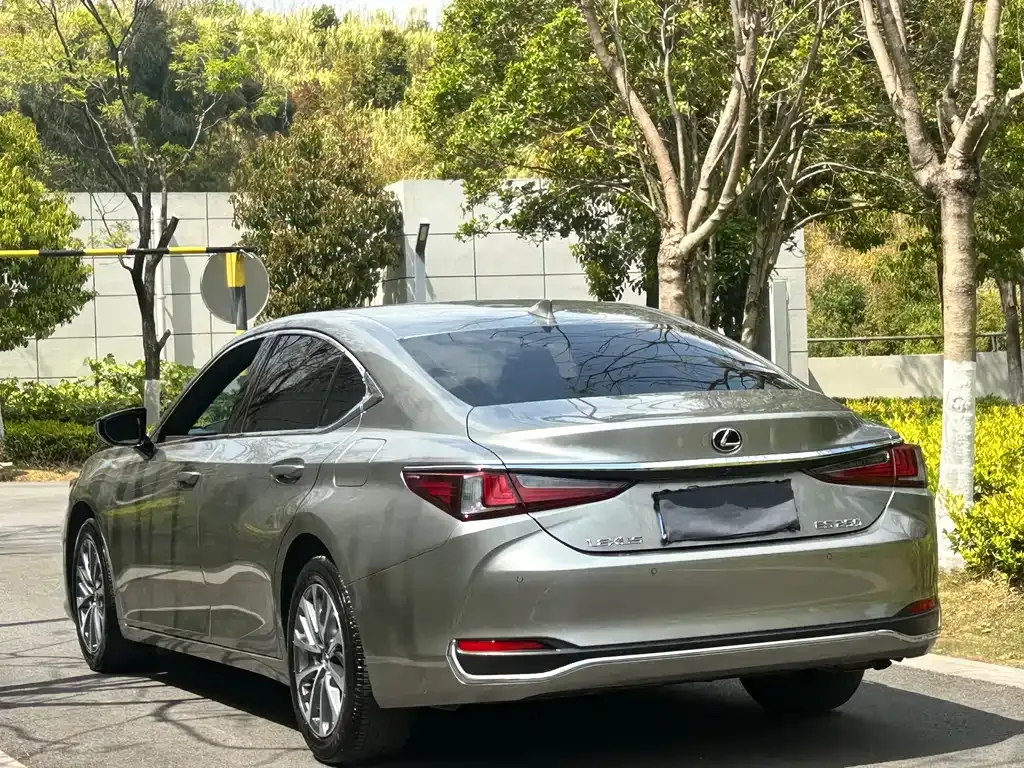 Lexus ES — фото 3