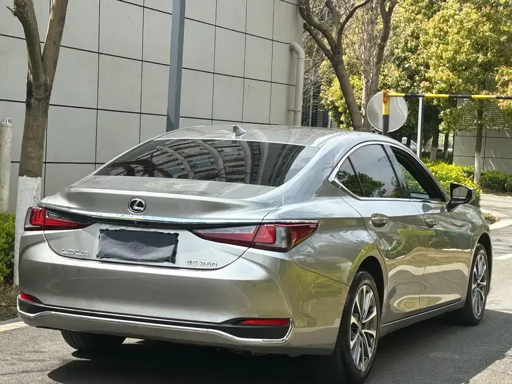 Lexus ES — фото 2