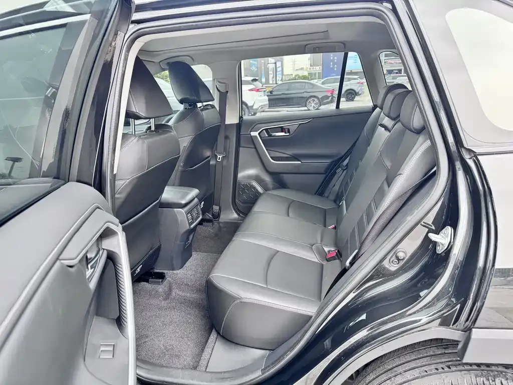 Toyota RAV4 2024 из CN, фото 7