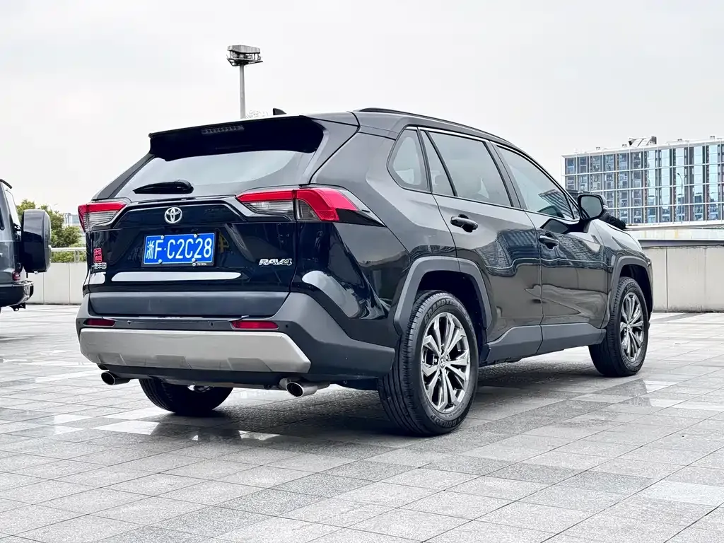 Toyota RAV4 2024 из CN, фото 5