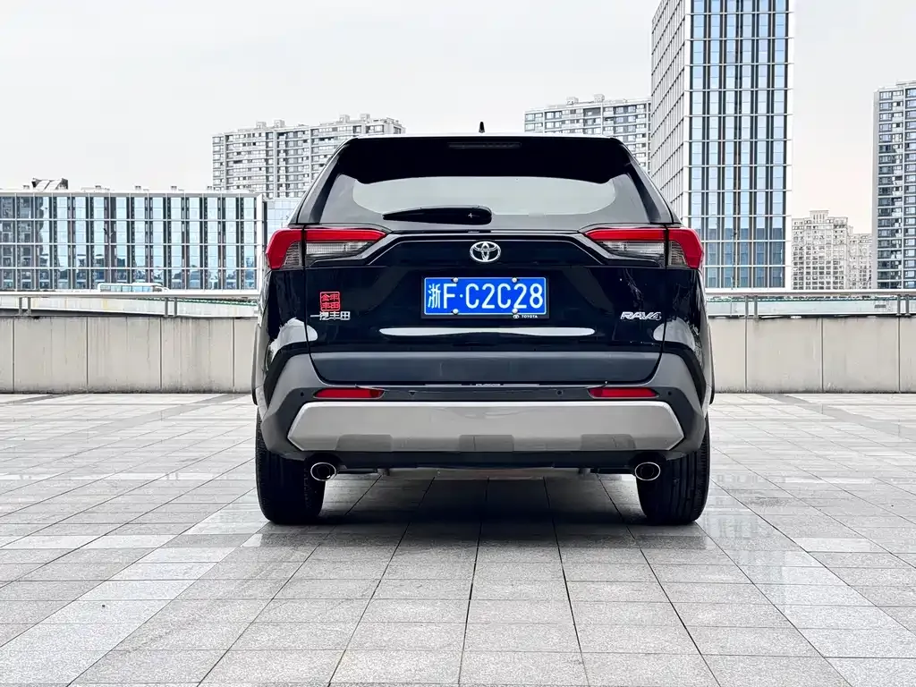 Toyota RAV4 2024 из CN, фото 2