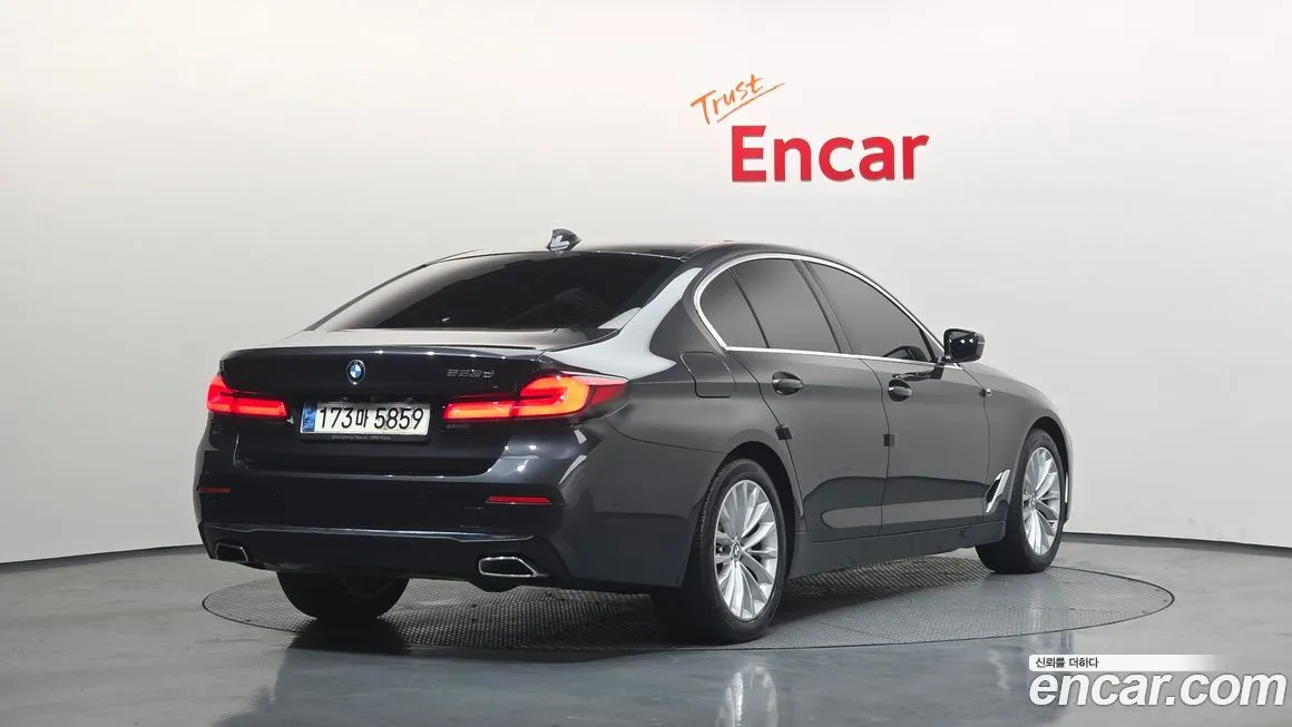 BMW 5-Series 2021 из KR, фото 2