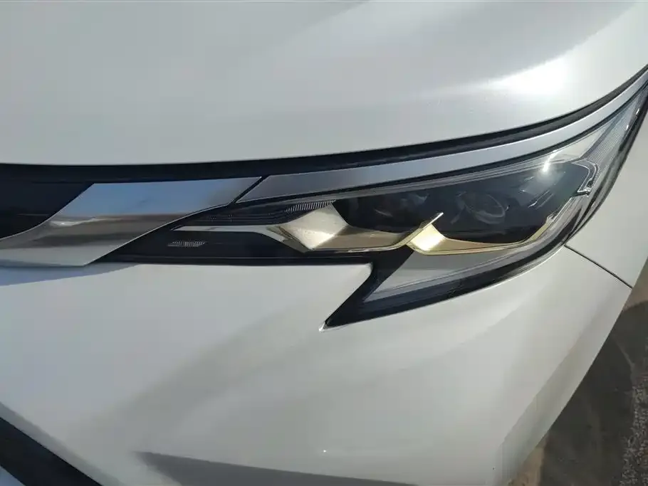 Toyota Granvia — фото 8
