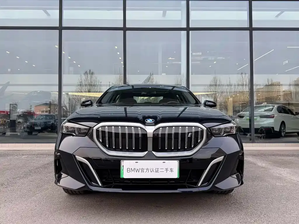 BMW i5 — фото 4