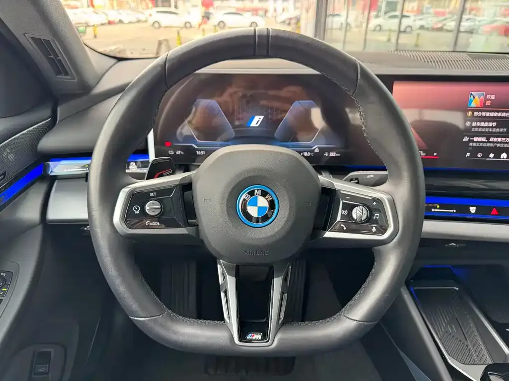 BMW i5 — фото 5