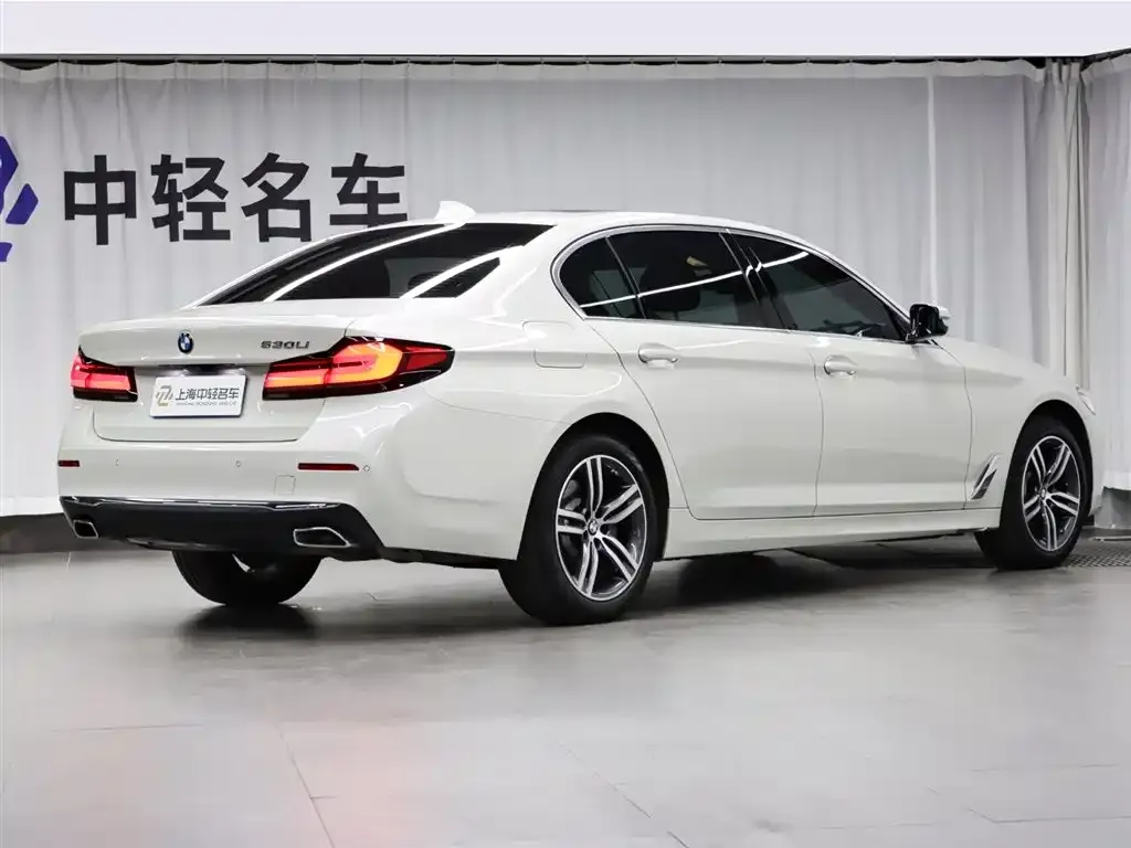 BMW 5 Series — фото 4