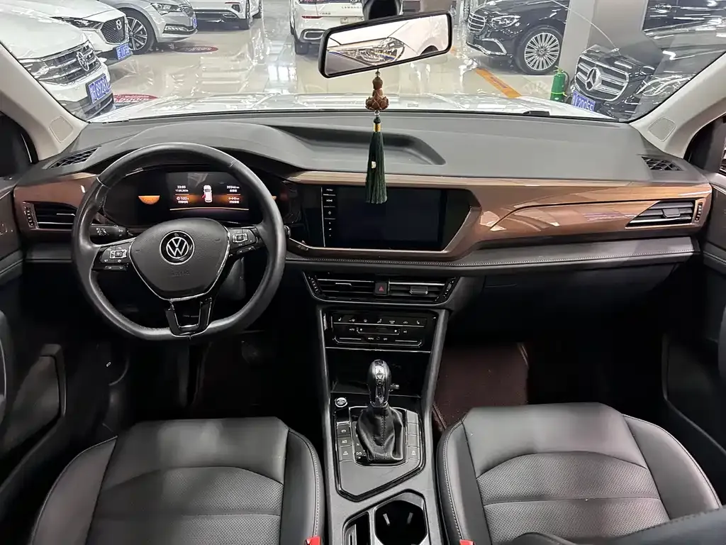 Volkswagen Tharu — фото 9