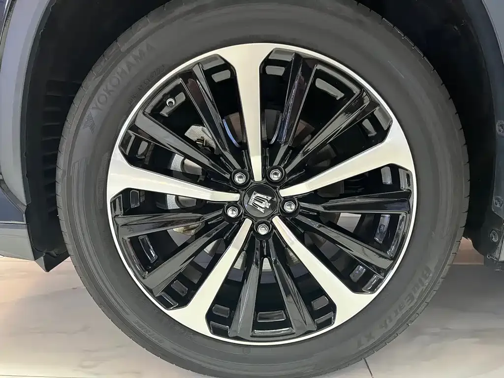 Toyota Crown Kluger 2024 из CN, фото 7