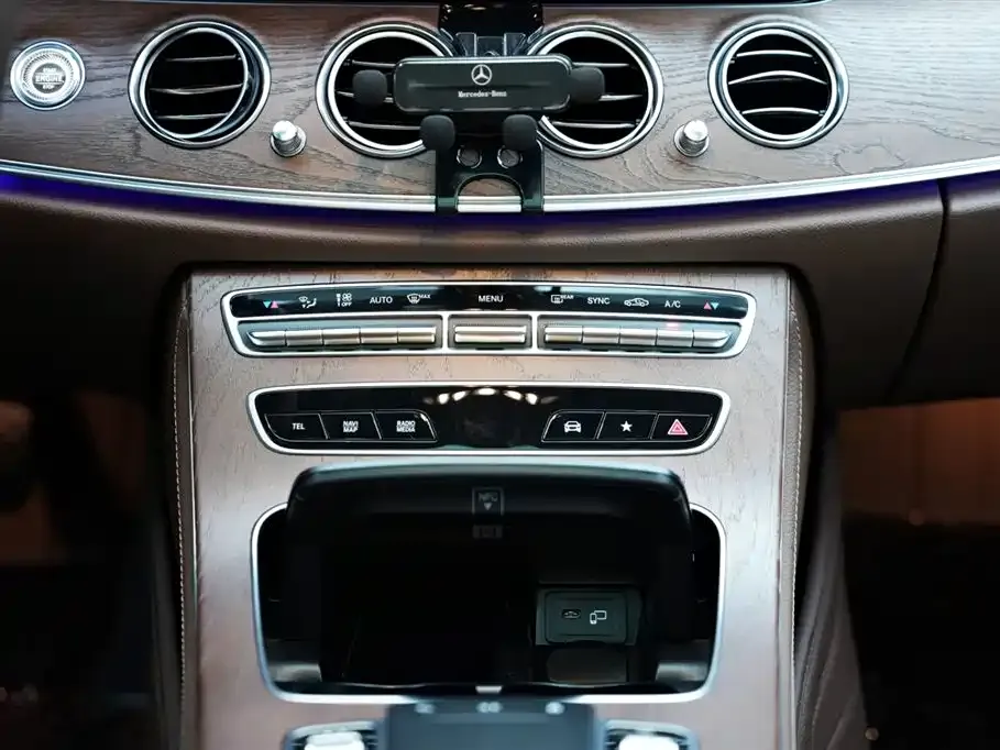 Mercedes-Benz E-Class 2023 из CN, фото 7