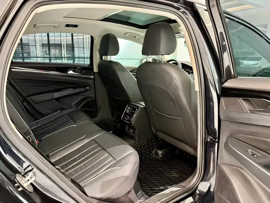 Volkswagen Passat — фото 4