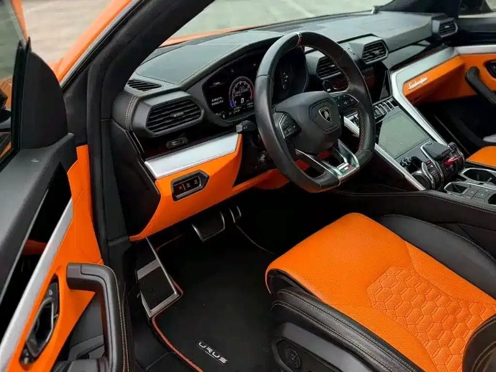 Lamborghini Urus — фото 3