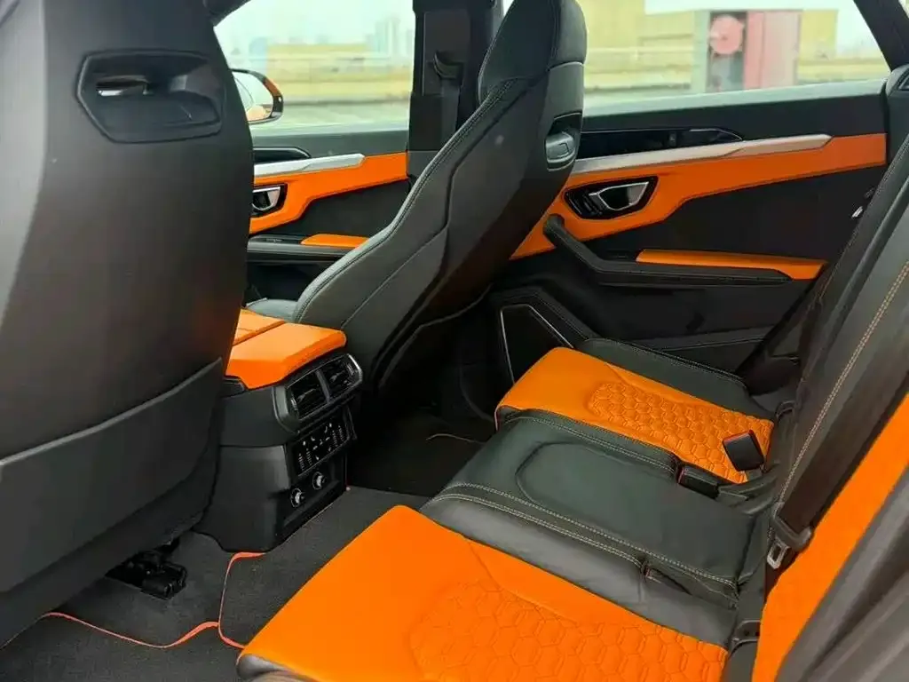 Lamborghini Urus — фото 8