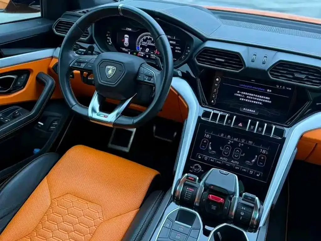 Lamborghini Urus — фото 10