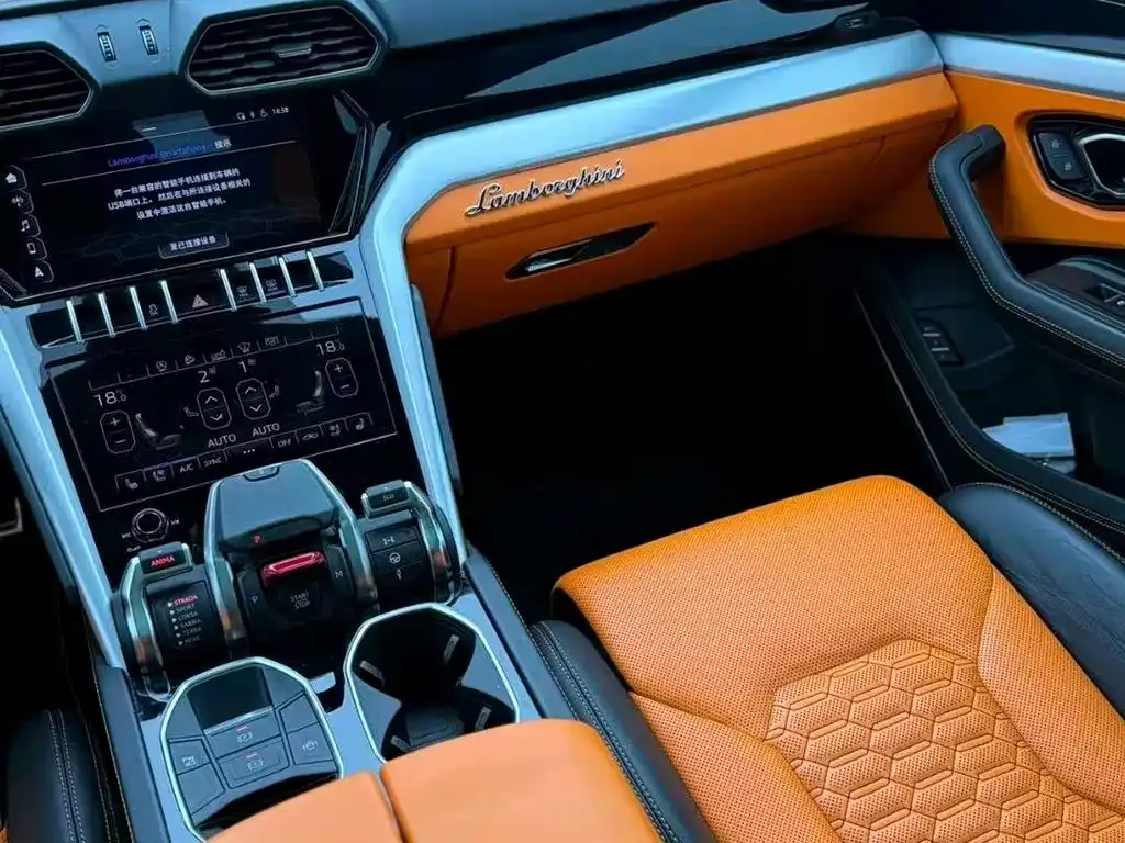 Lamborghini Urus — фото 7