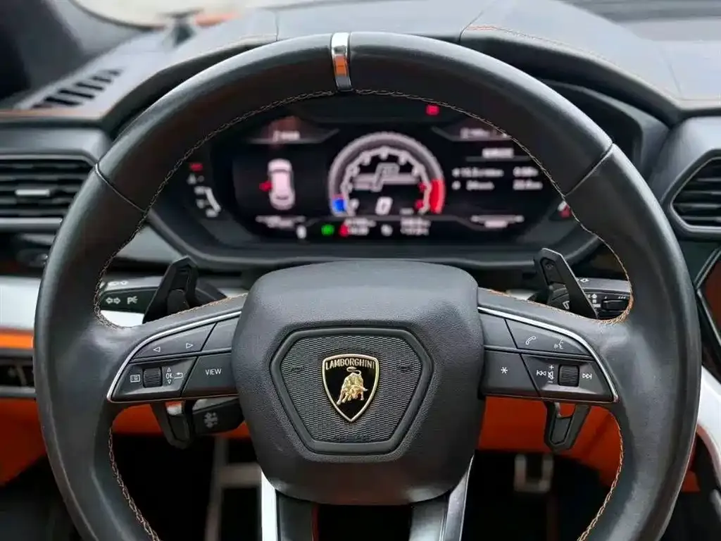Lamborghini Urus — фото 5
