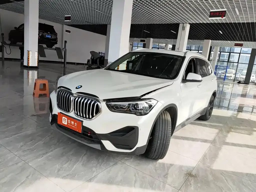 BMW X1 — фото 1