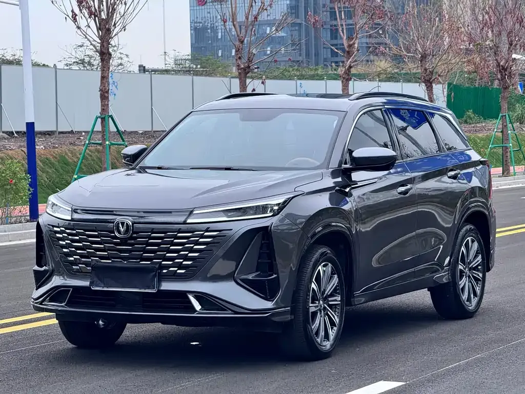 Changan CS75PLUS — фото 1