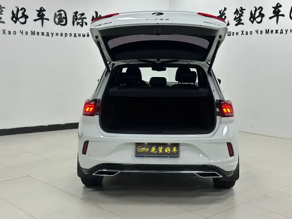 Volkswagen T-Roc 2023 из CN, фото 2