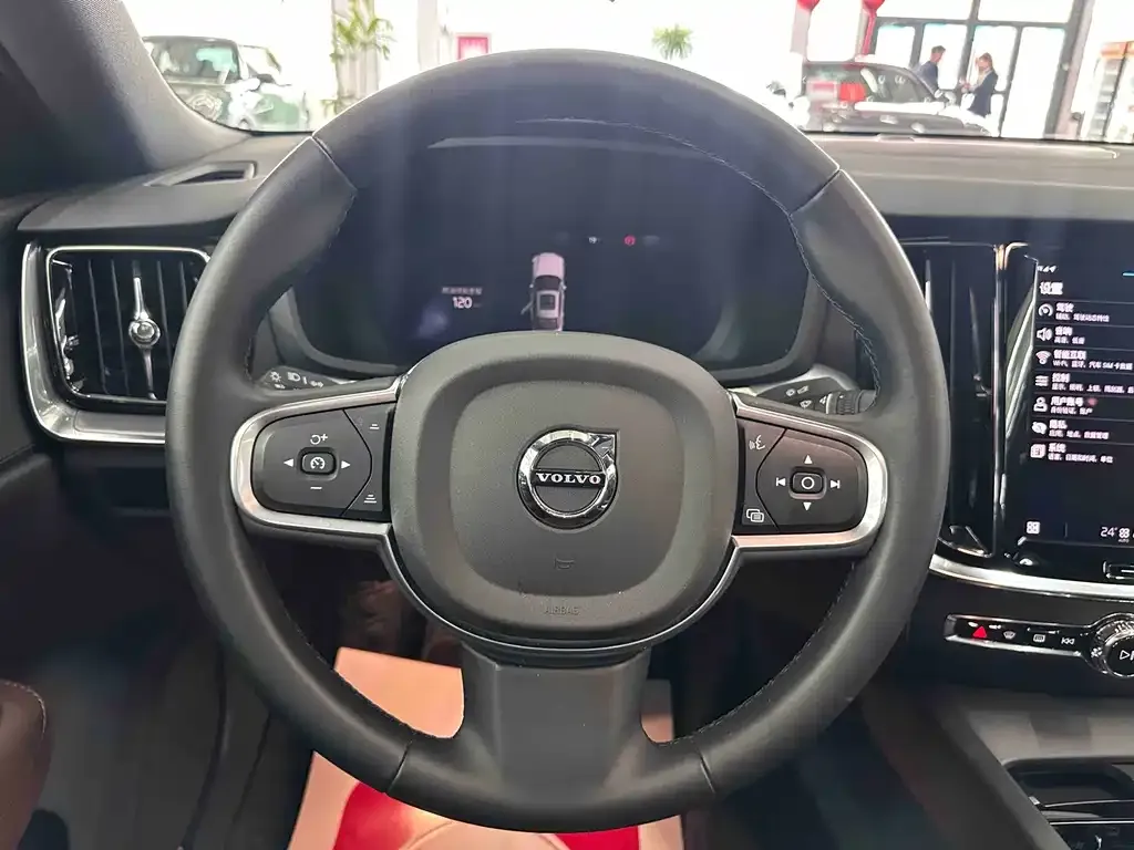 Volvo S60 — фото 10
