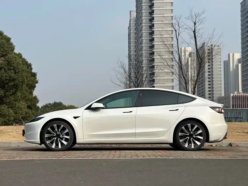 Tesla Model 3 2024 из CN, фото 2