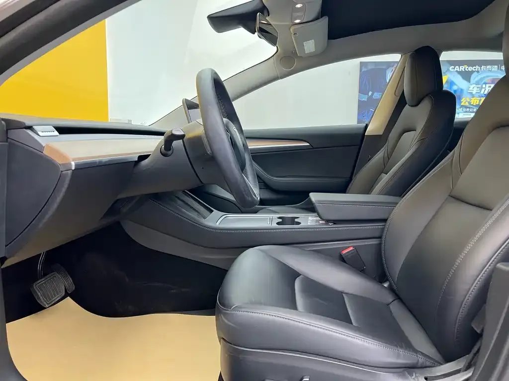 Tesla Model 3 — фото 2