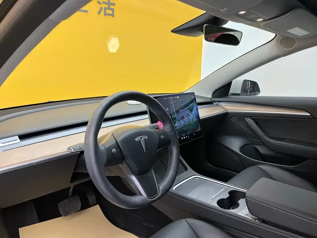 Tesla Model 3 — фото 6