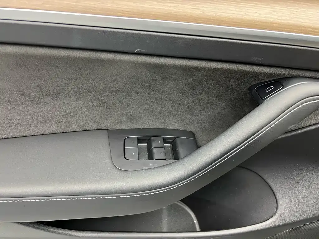 Tesla Model 3 — фото 5