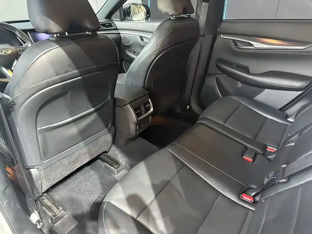 Infiniti QX55 2023 из CN, фото 8